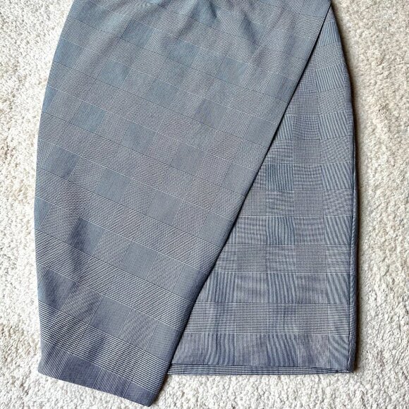 Lady's Plaid Asymmetrical Skirt by Express - NWT, Size 4, Gray - Picture 1 of 5